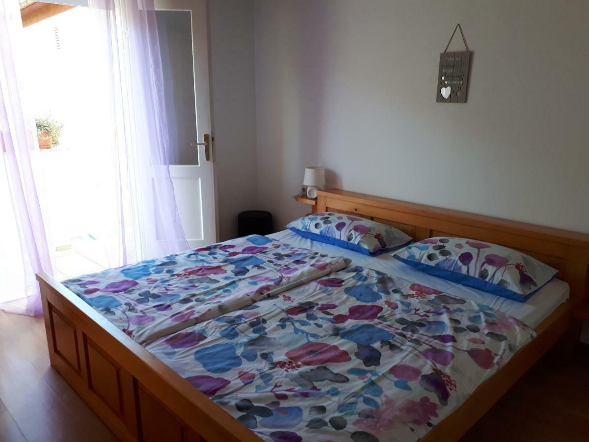 Apartman Sanja Kampor ภายนอก รูปภาพ