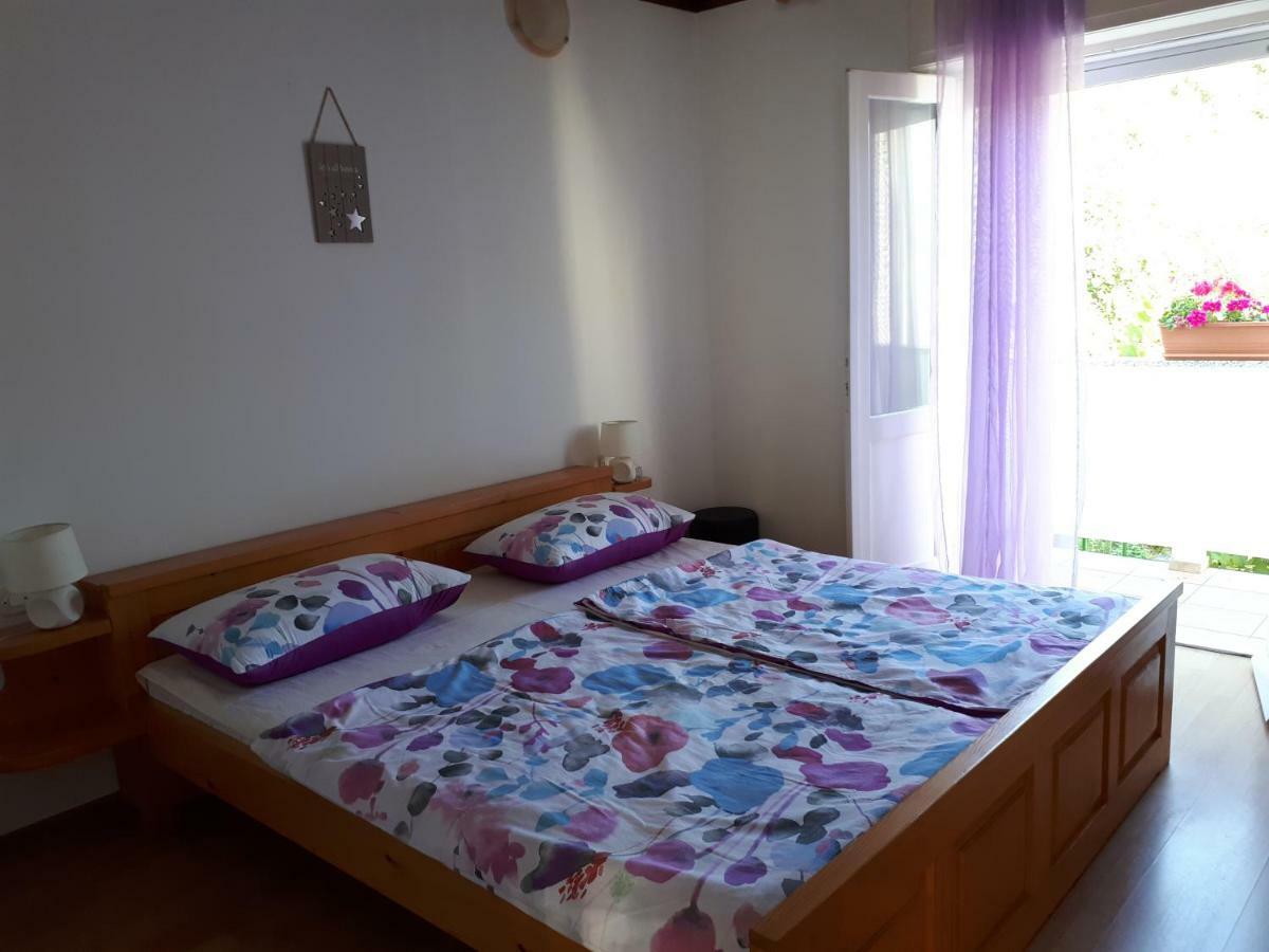 Apartman Sanja Kampor ภายนอก รูปภาพ
